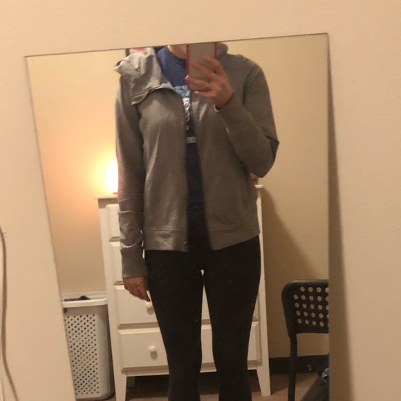 Lululemon zip up - Picture 8 of 8